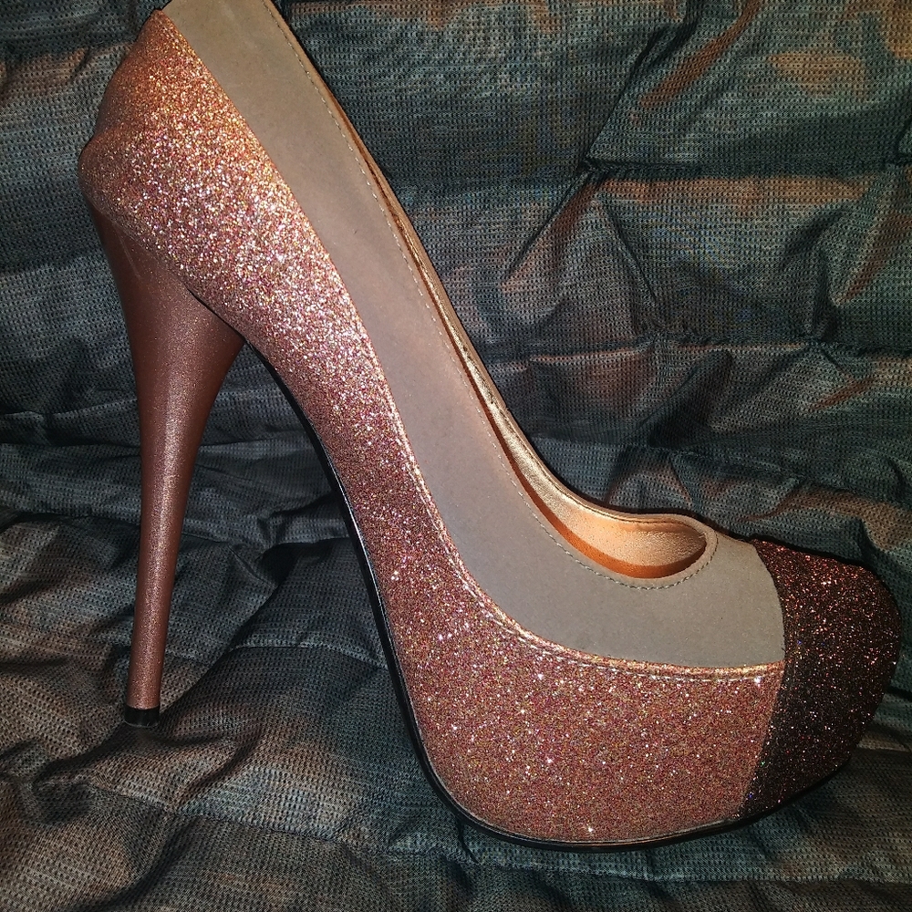Pink heels pumps